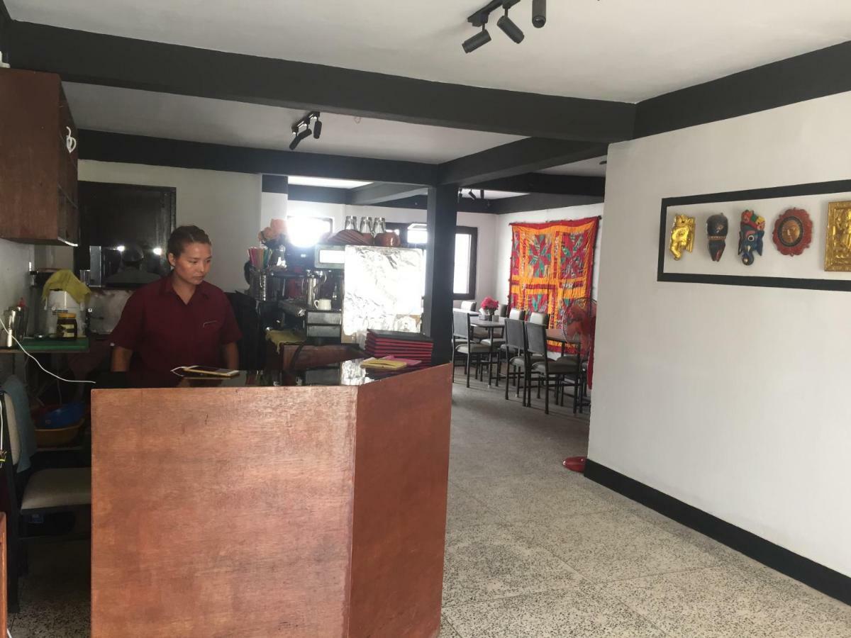 Flavors Inn Meditation Center 加德满都 外观 照片