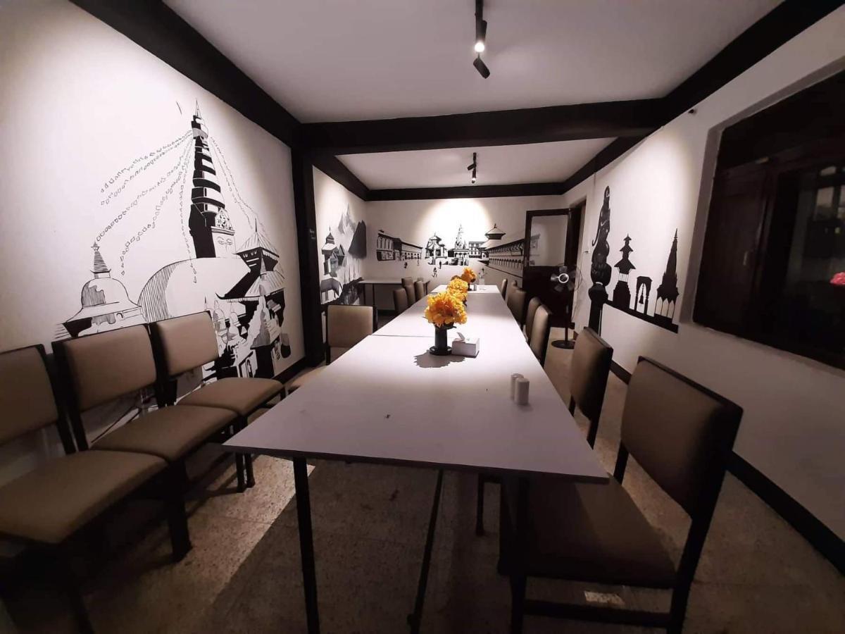 Flavors Inn Meditation Center 加德满都 外观 照片